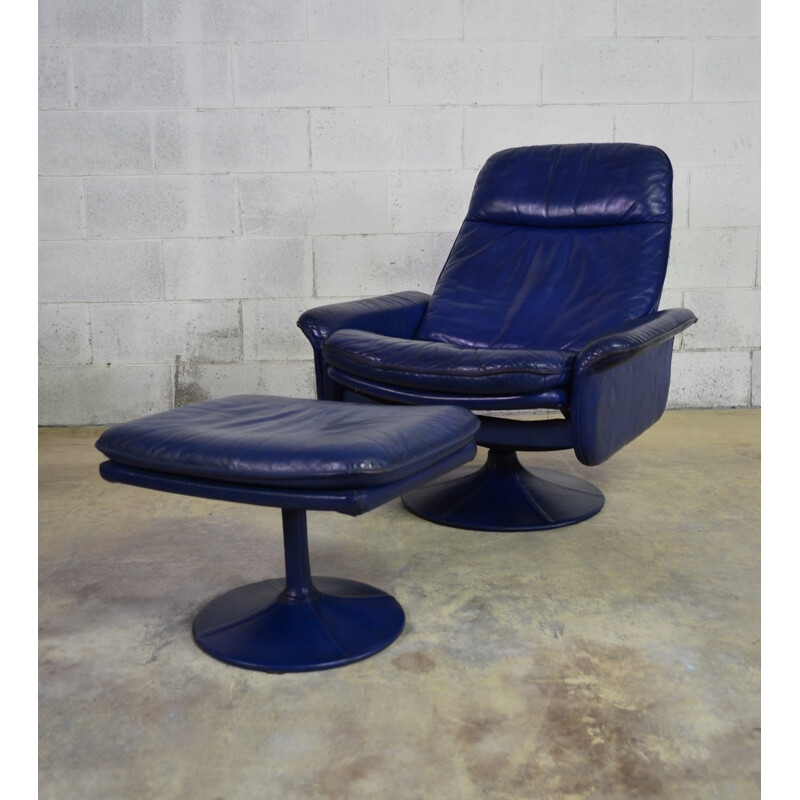 De Sede Armchair with ottoman in blue leather - 1970s