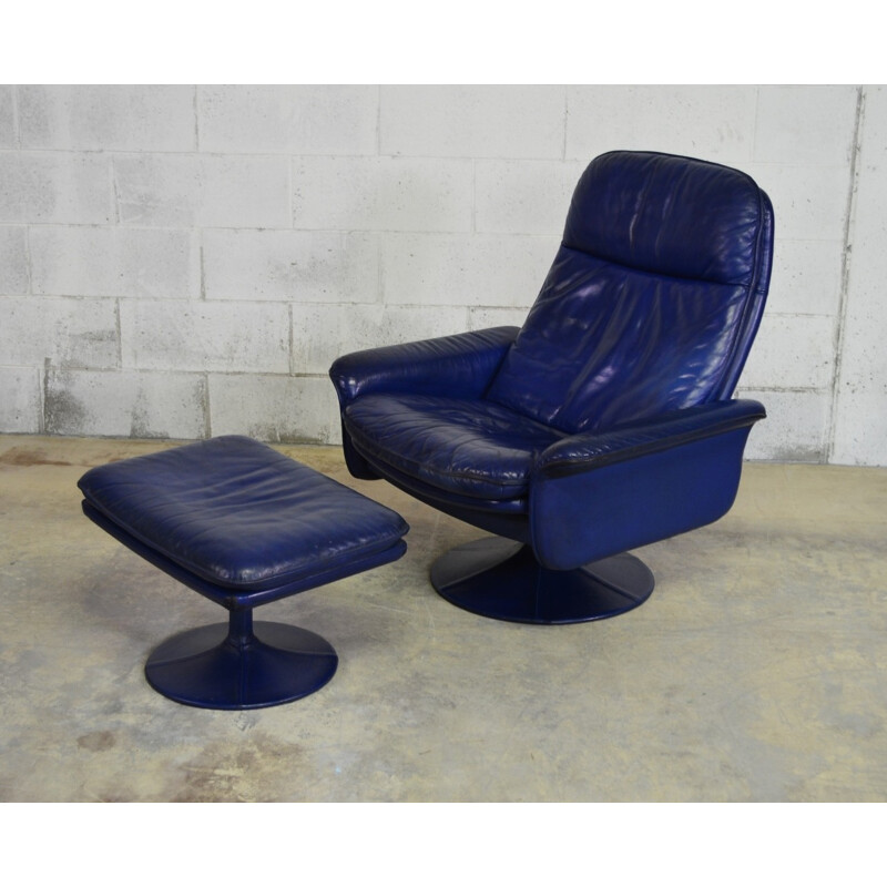 De Sede Armchair with ottoman in blue leather - 1970s