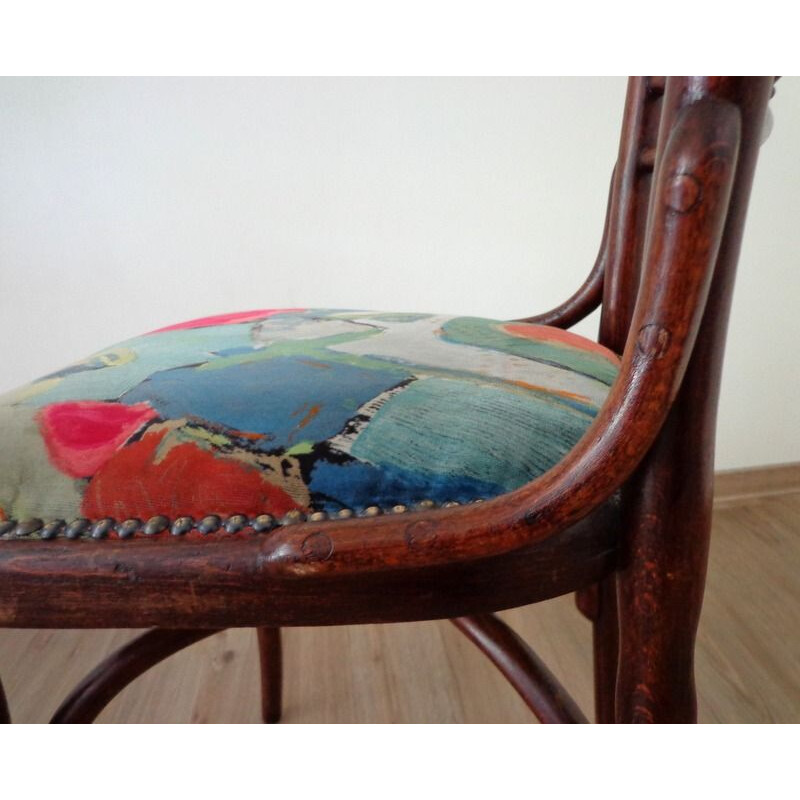 Silla Thonet vintage con tapicería de colores