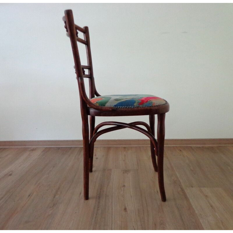 Vintage Thonet stoel met gekleurde bekleding