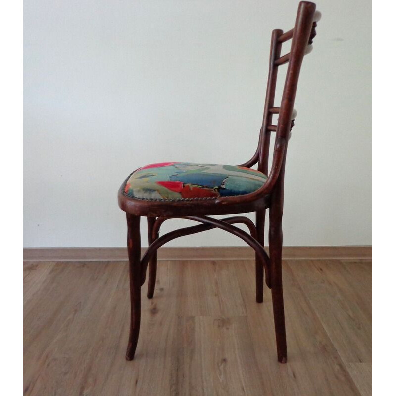 Cadeira Vintage Thonet com estofos coloridos