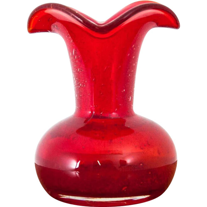 Vase vintage rouge en verre antico par L. Fiedorowicz