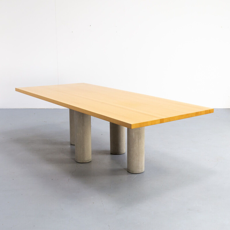 Grande table à manger vintage sur 4 pieds en béton Mario Bellini 1970