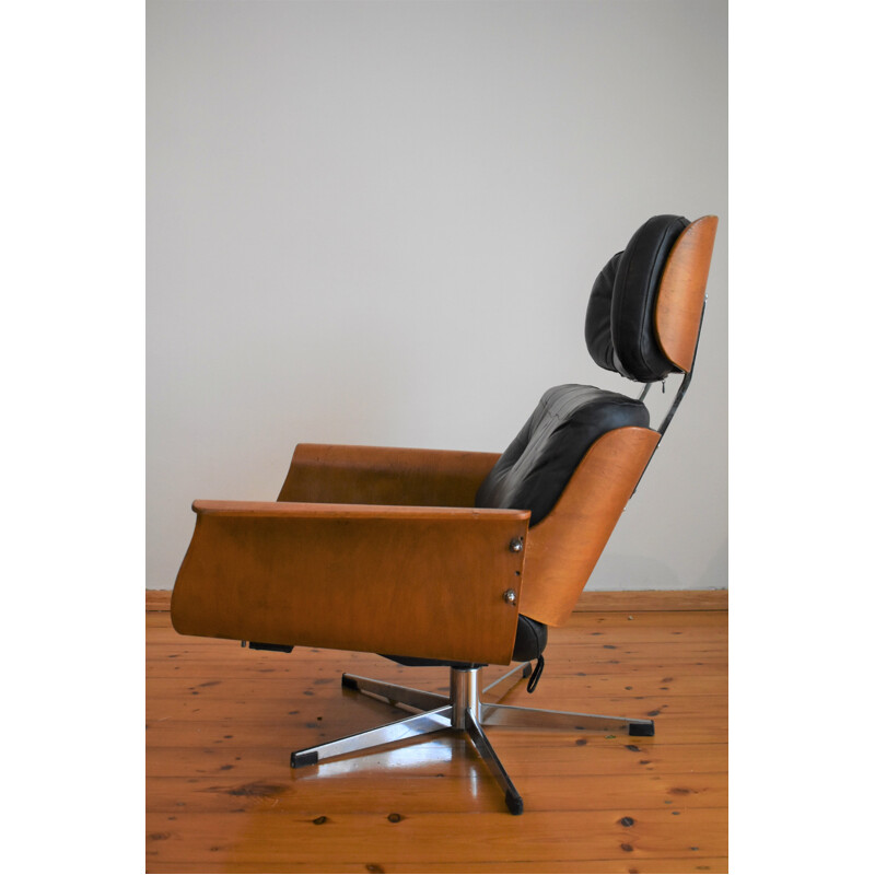 Vintage Leather lounge chair 1960s
