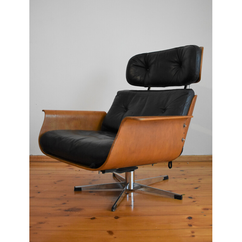 Vintage Leather lounge chair 1960s