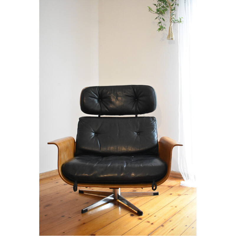 Vintage Leather lounge chair 1960s