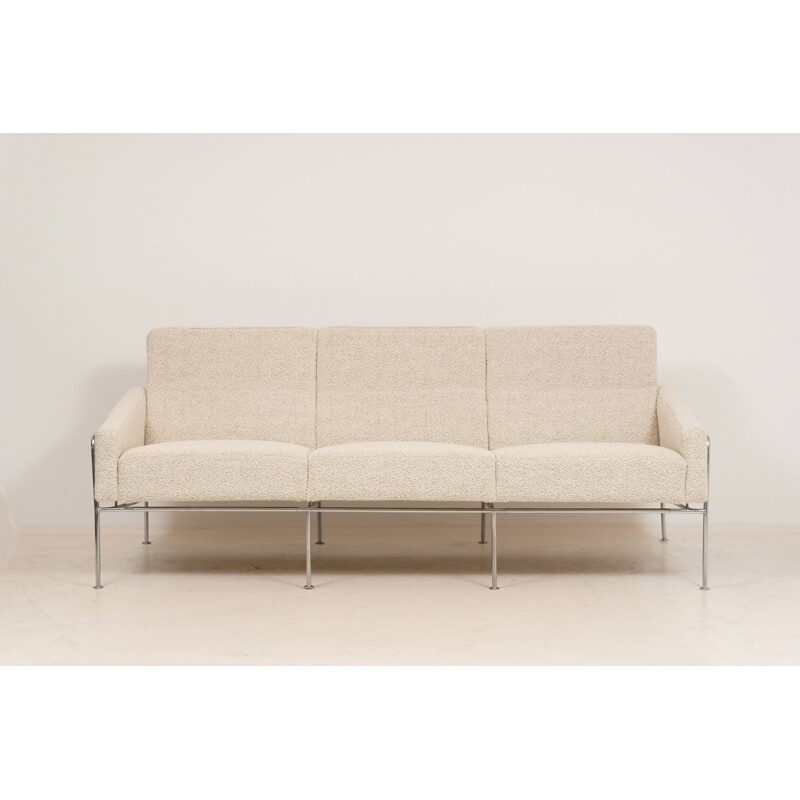 Vintage sofa series 3300 by Arne Jacobsen for Fritz Hansen 1957s
