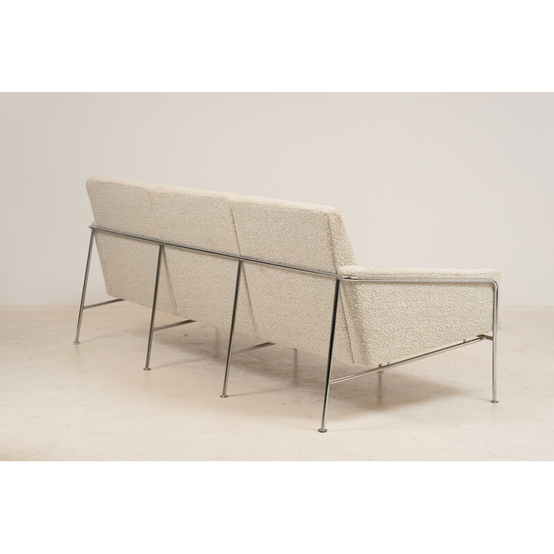 Vintage sofa series 3300 by Arne Jacobsen for Fritz Hansen 1957s