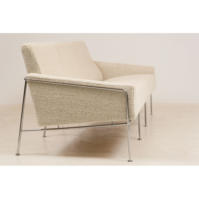 Vintage sofa series 3300 by Arne Jacobsen for Fritz Hansen 1957s