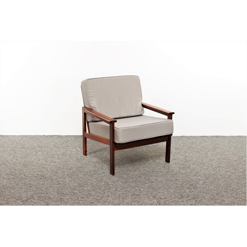 Vintage rosewood armchair from Illum Wikkelsø for Niels Eilersen