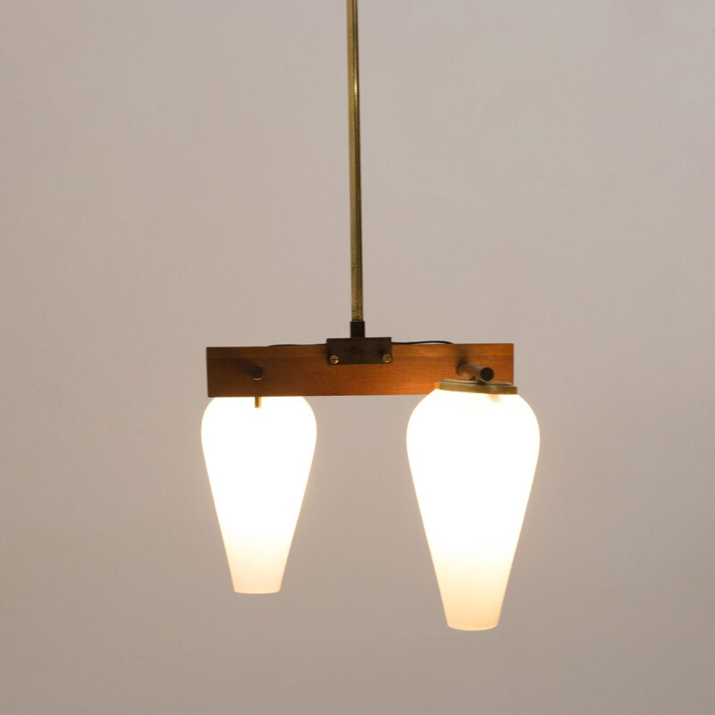 Lampadario vintage in ottone e vetro opalino di teak, Italia 1960