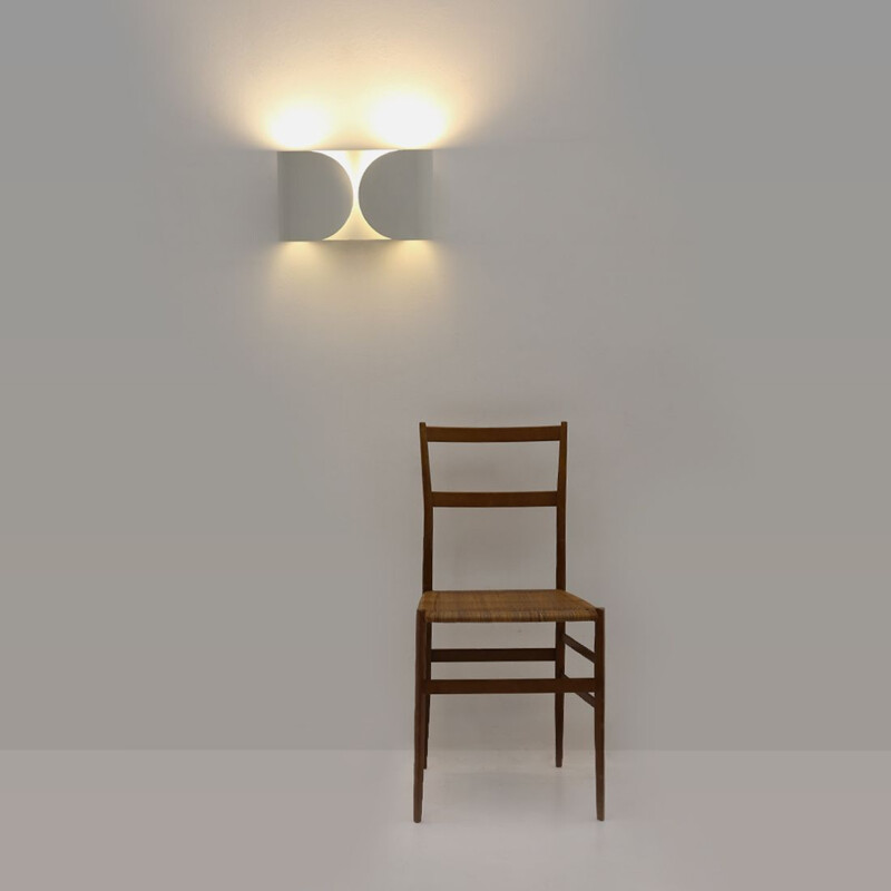 Vintage White "Foglio" wall lamp by Tobia Scarpa for Flos 1960s