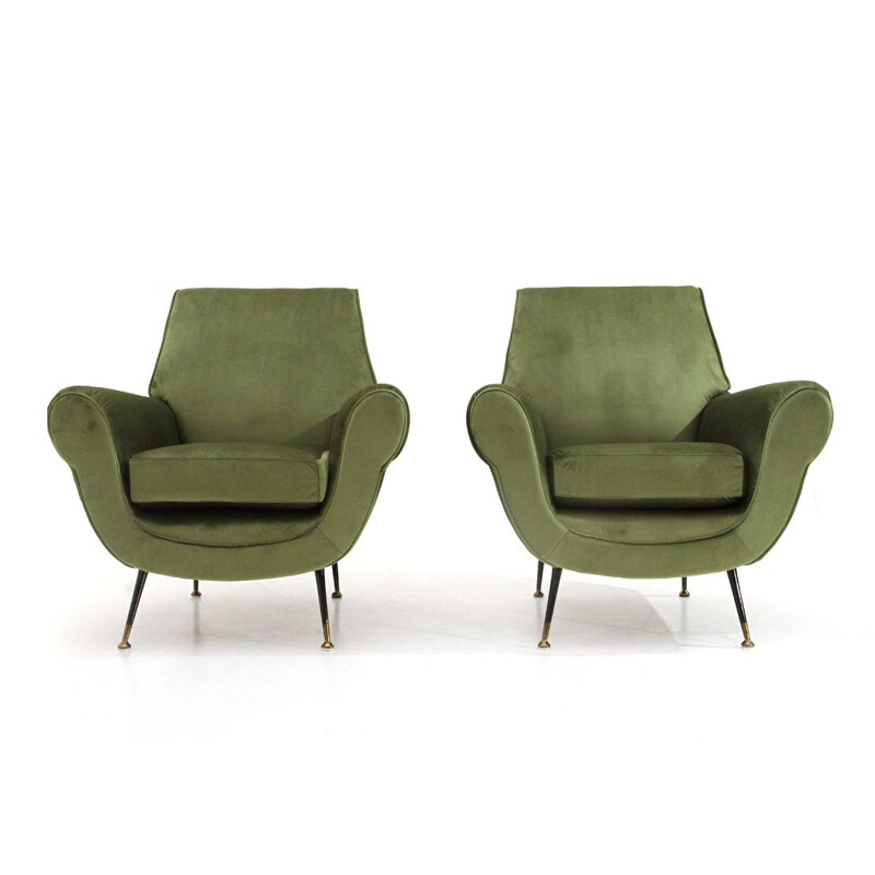 Paire de fauteuils vintage en velours vert , Italie 1950