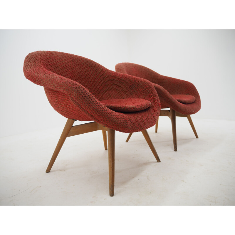 Pair of vintage armchairs in wood and synthetic sheepskin by Miroslav Navratil, Czechoslovakia 1960