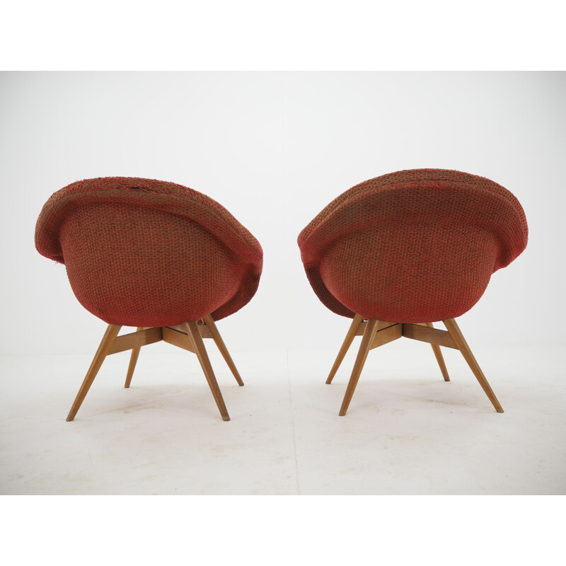 Pair of vintage armchairs in wood and synthetic sheepskin by Miroslav Navratil, Czechoslovakia 1960