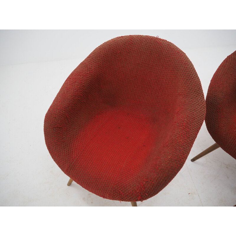 Pareja de sillones vintage de madera y piel de oveja sintética de Miroslav Navratil, Checoslovaquia 1960