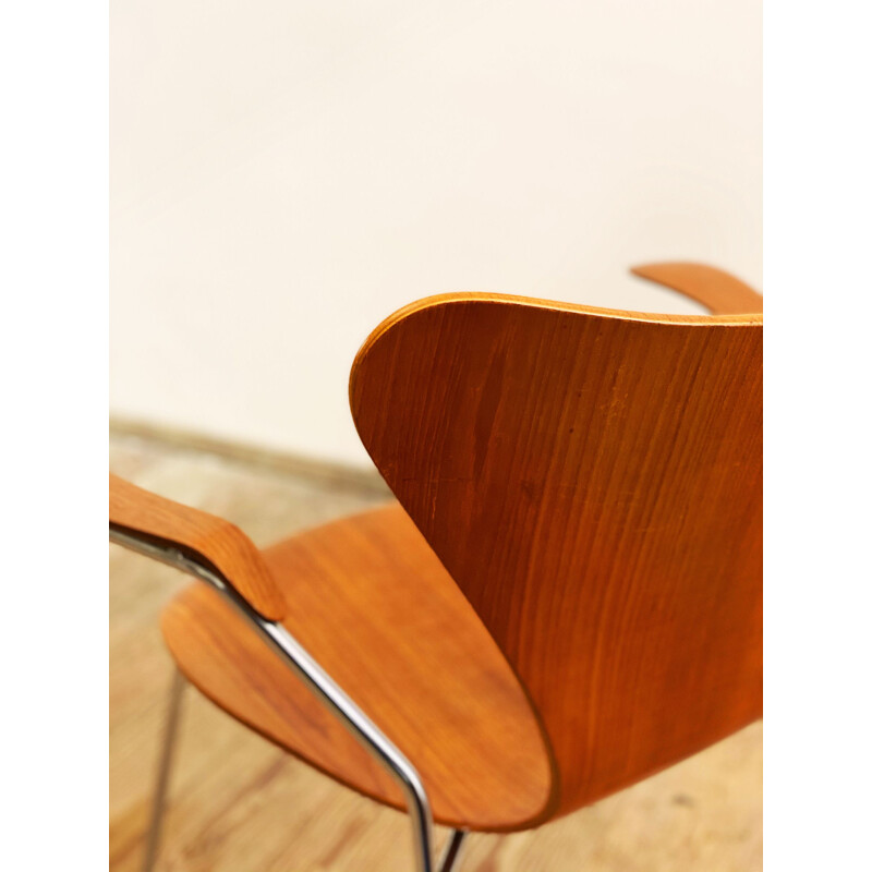 Chaise à accoudoirs vintage en teck  modèle 3207 par Arne Jacobsen pour Fritz Hansen, 1950