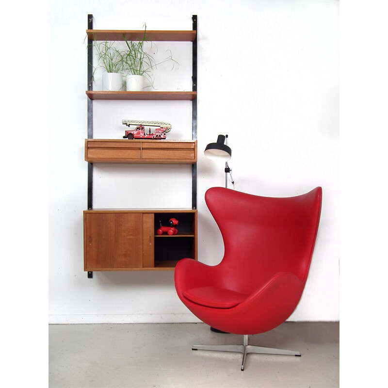 Fritz Hansen "Egg 3316" armchair in red leather, Arne JACOBSEN - 2000s