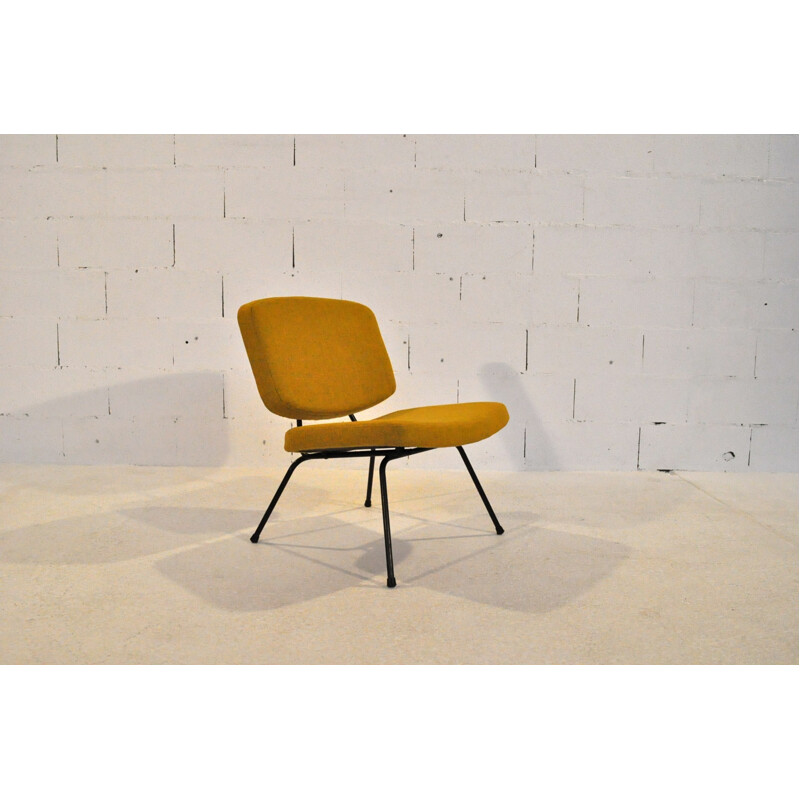 Mustard "CM190" low chair, Pierre PAULIN - 50s