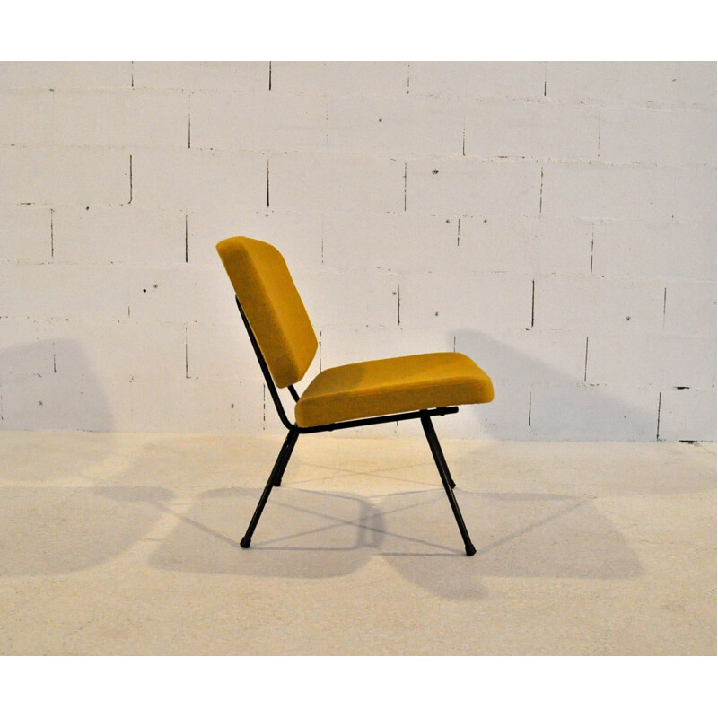 Mustard "CM190" low chair, Pierre PAULIN - 50s