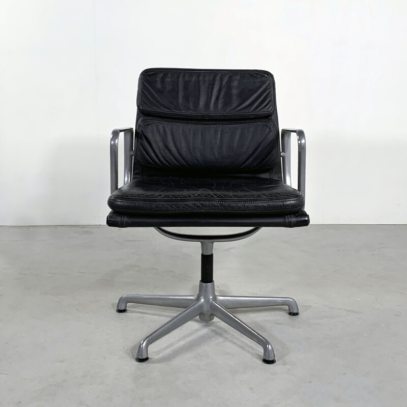Vintage Desk Chair EA208 Soft Pad by Charles & Ray Eames for ICF 1970s