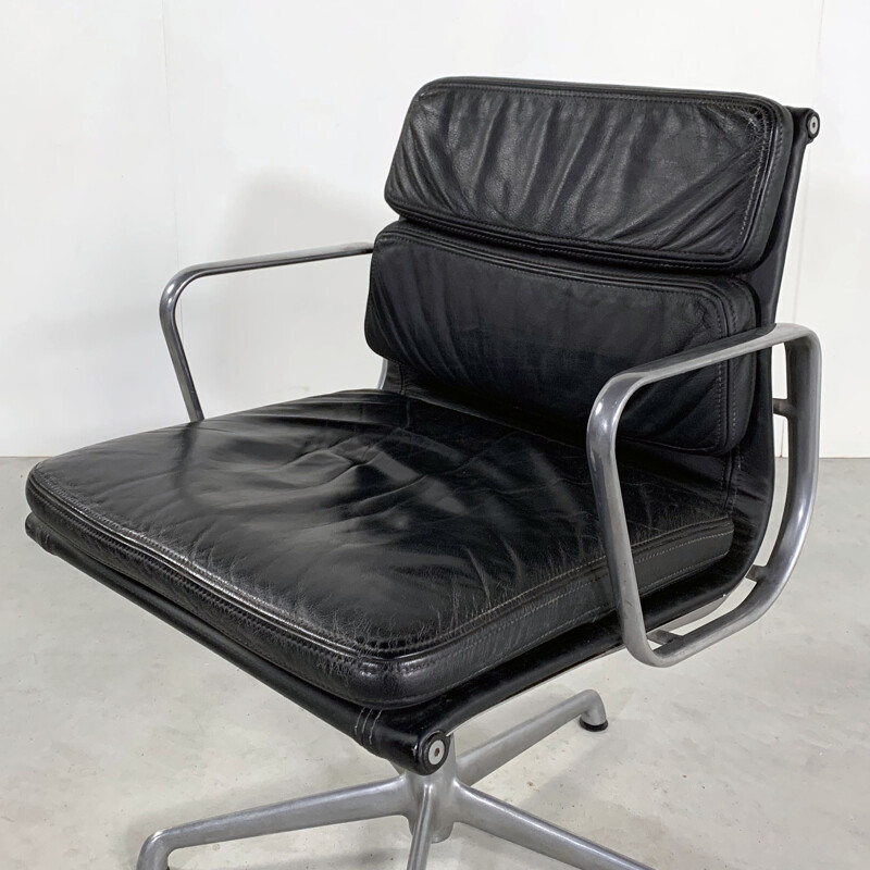 Chaise de bureau vintage EA208 Soft Pad de Charles & Ray Eames pour l'ICF 1970