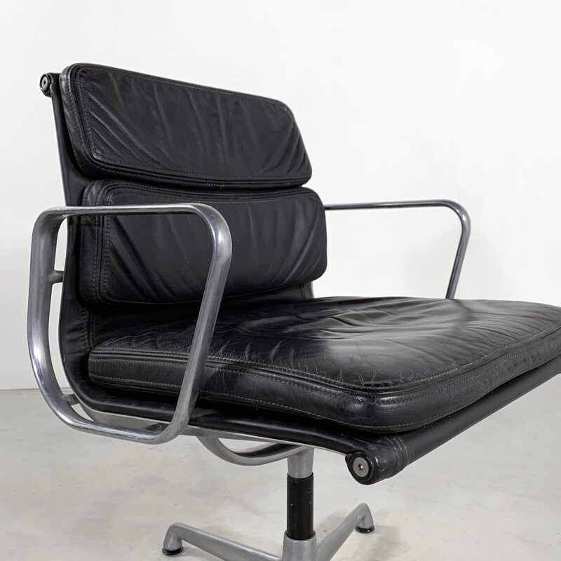 Chaise de bureau vintage EA208 Soft Pad de Charles & Ray Eames pour l'ICF 1970