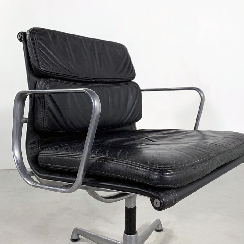 Vintage Desk Chair EA208 Soft Pad by Charles & Ray Eames for ICF 1970s