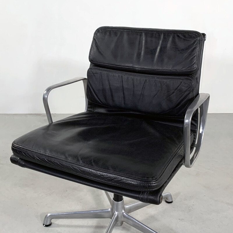 Chaise de bureau vintage pivotante EA208 Soft Pad de Charles & Ray Eames pour ICF 1970