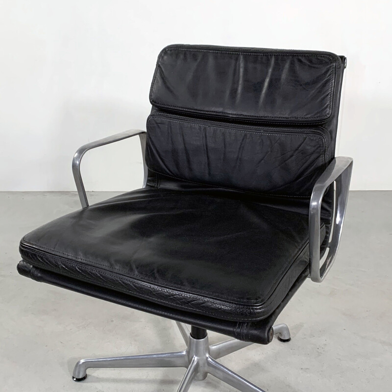 Vintage Swivel Desk Chair EA208 Soft Pad by Charles & Ray Eames for ICF 1970s