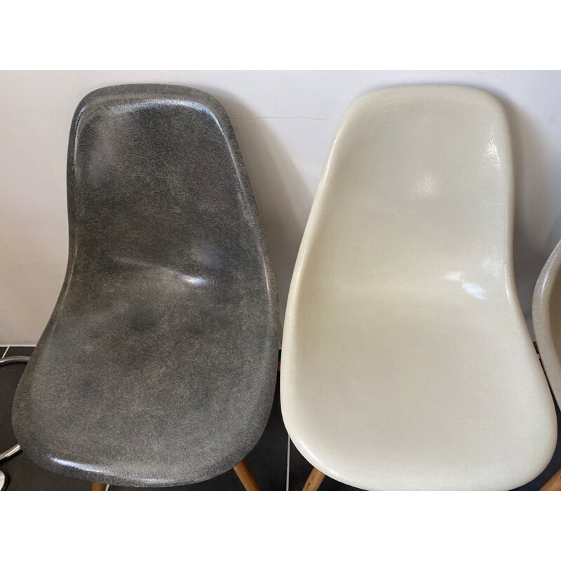 Lot de 4 chaises vintage en chêne clair herman miller de Charles & Ray Eames 1950