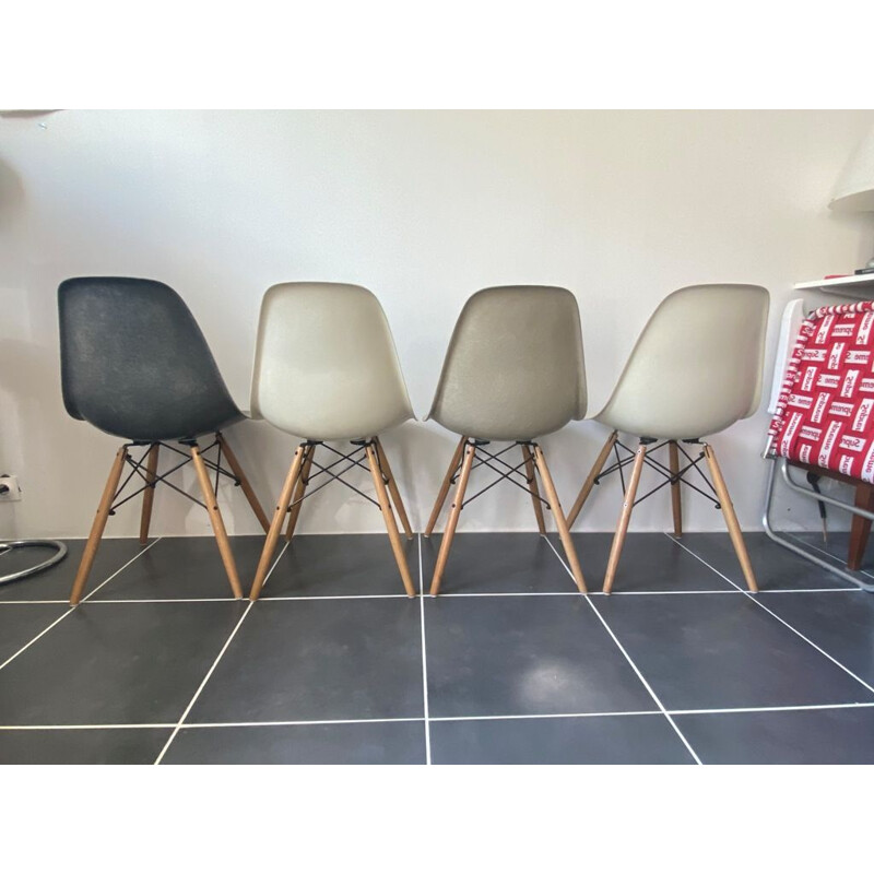 Set of 4 vintage light oak herman miller chairs by Charles & Ray Eames 1950s