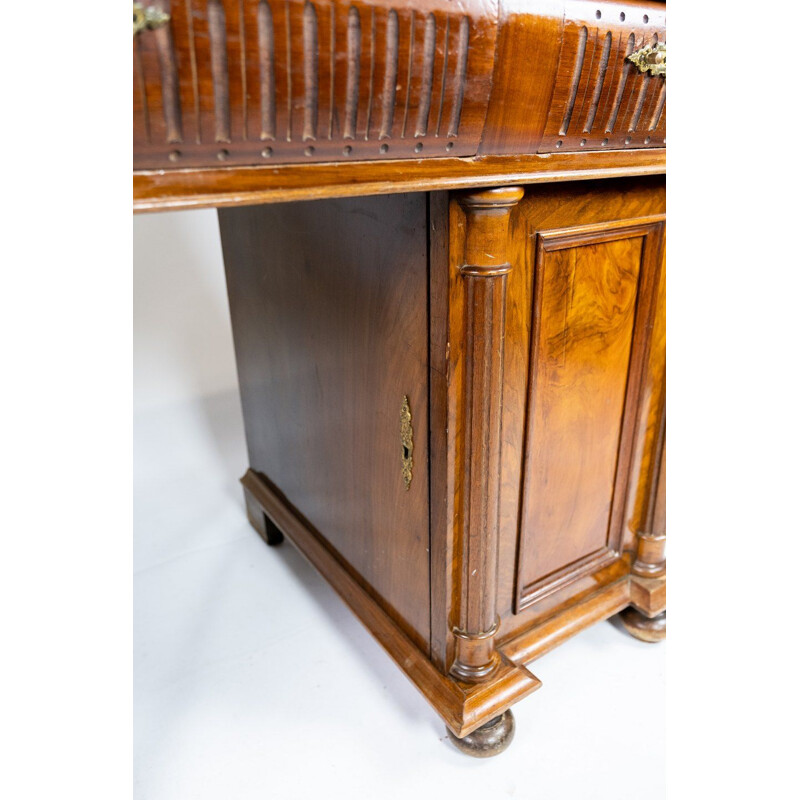 Groot oud notenhouten bureau 1890