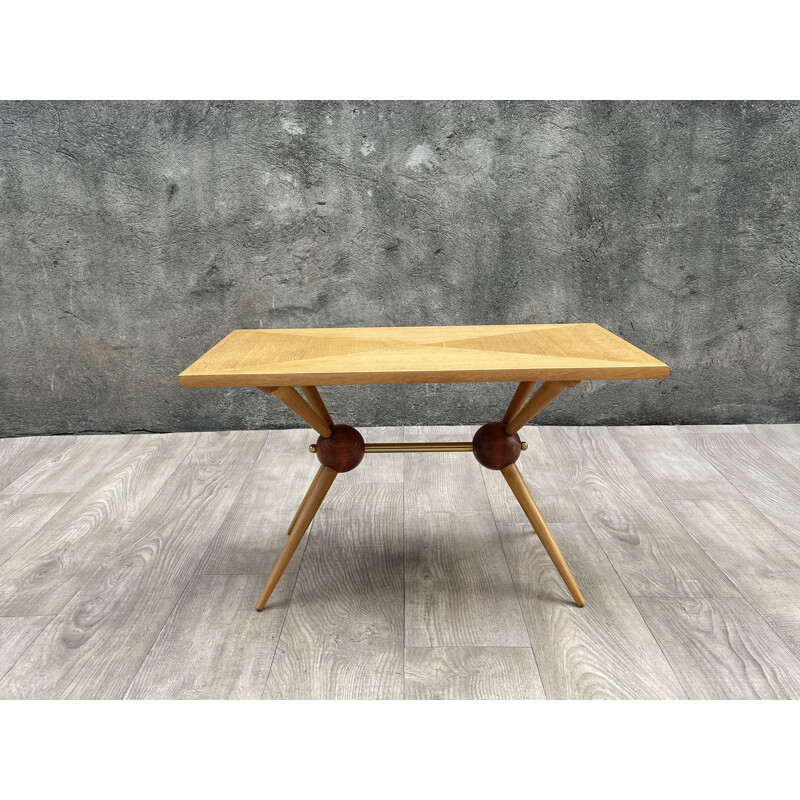 Table basse vintage Atome en chêne massif et metal doré, Italie 1950