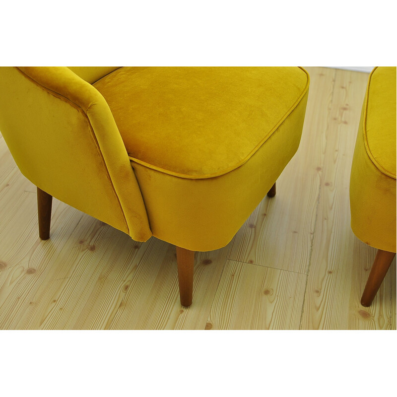 Paire de fauteuils de cocktail vintage en velours jaune 1960