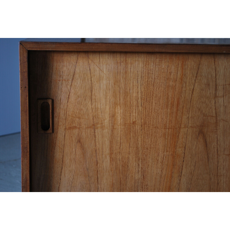 Vintage L-shaped floating executive teak corner desk to Robin Day 1960s