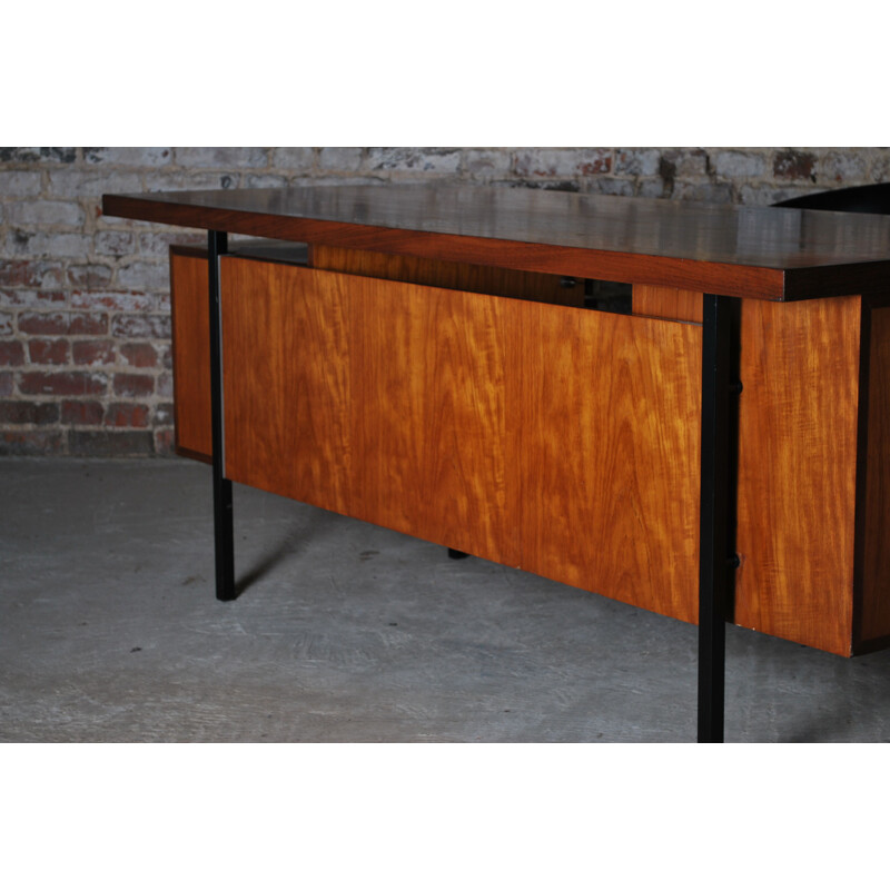 Vintage L-shaped floating executive teak corner desk to Robin Day 1960s