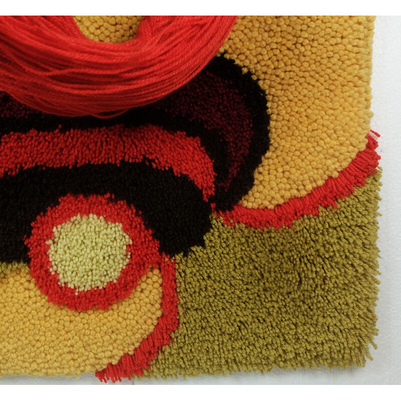 Mid-century wall rug in green and red wool - 1970s