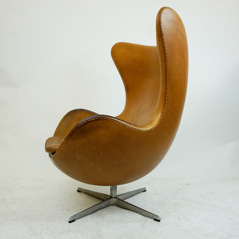 Fauteuil vintage Egg Chair Cognac Leataher par Arne Jacobsen pour Fritz Hansen, Danemark 1958