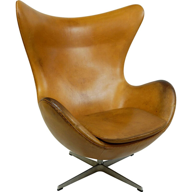 Vintage Cognac Leataher Eggchair by Arne Jacobsen for Fritz Hansen, Denmark 1958s