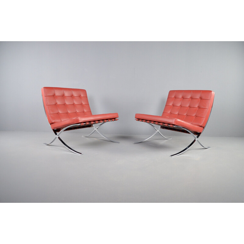 Pair of vintage Barcelona armchairs in red leather by Mies Van Der Rohe for Knoll, Bauhaus 1929