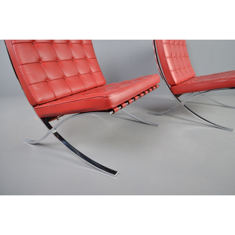Pair of vintage Barcelona armchairs in red leather by Mies Van Der Rohe for Knoll, Bauhaus 1929