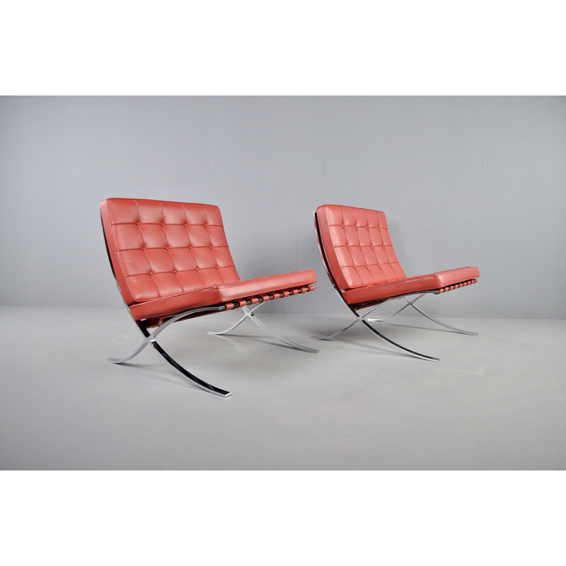 Pair of vintage Barcelona armchairs in red leather by Mies Van Der Rohe for Knoll, Bauhaus 1929