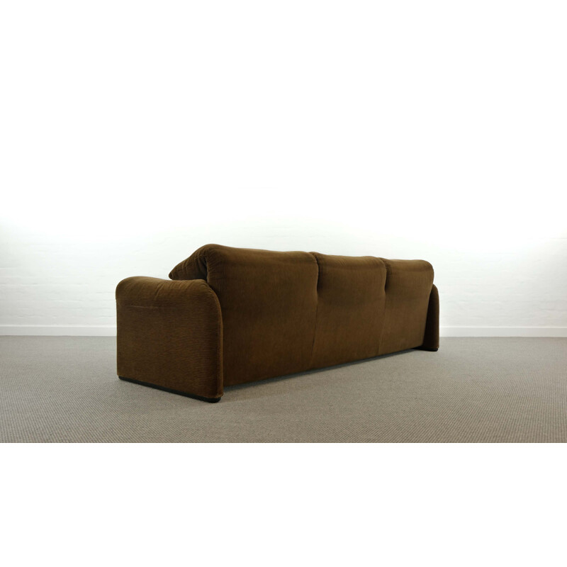 Vintage 3-seater Sofa by Vico Magistretti for Cassina Maralunga 1973s