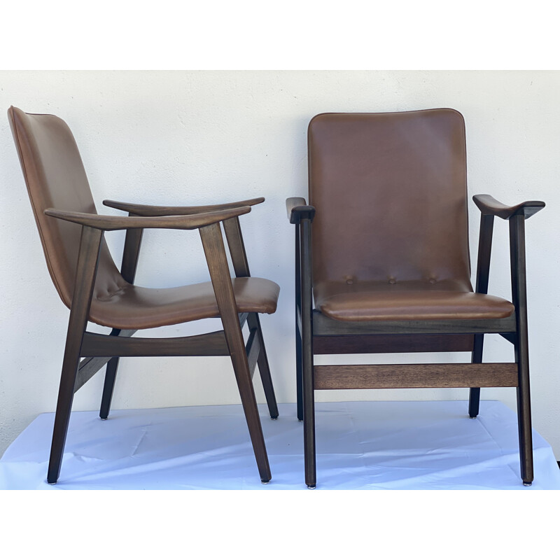 Paar vintage kunstleren fauteuils van Louis Van Teefeelen