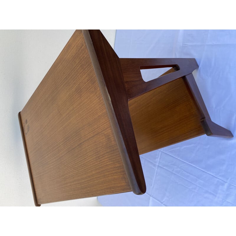 Mesa lateral de madeira de teca Vintage com suporte de TV por Louis van Teeffelen, Países Baixos 1960
