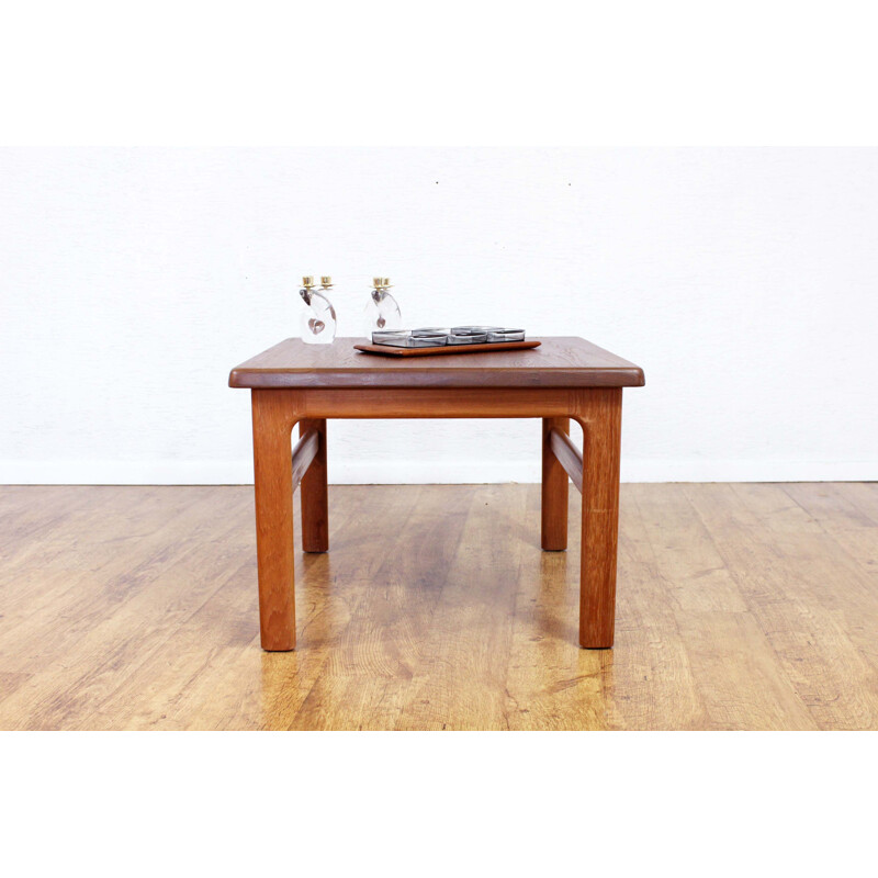 Mesa de café Vintage de teca ou mesa lateral de Niels Bach, Dinamarca