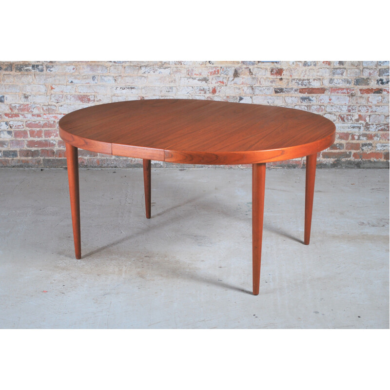 Vintage oval extensible teak dining table by Kai Kristiansen, Danish 1960