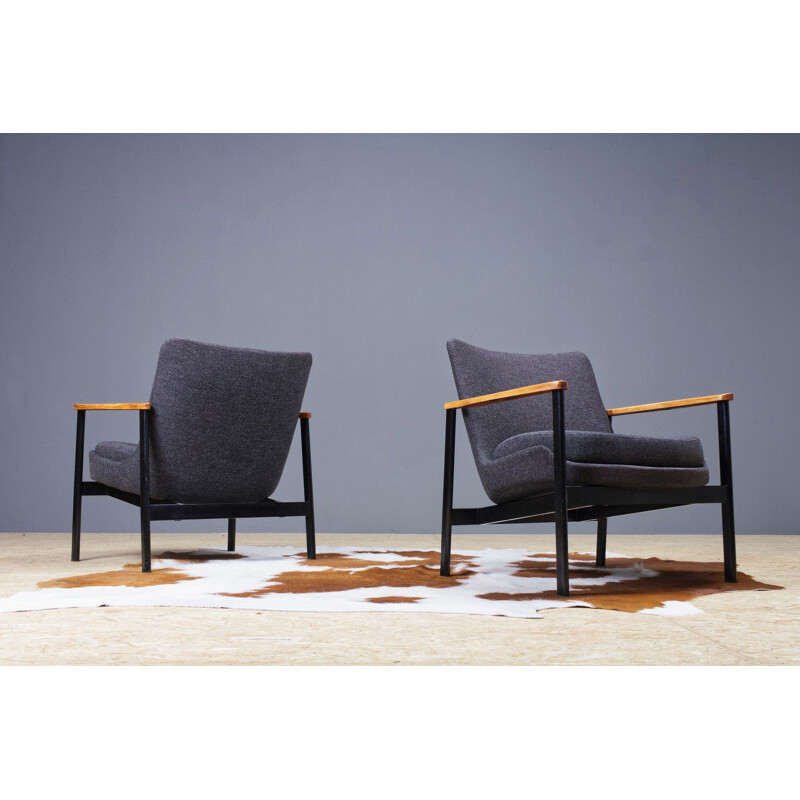 Pair of vintage Ib Kofod Larsen lounge chairs in dark grey wool on black metal frame for Fröscher 1972s