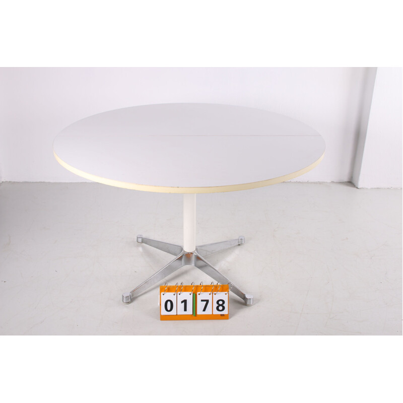 Mesa redonda de jantar vintage de Herman Miller 1970